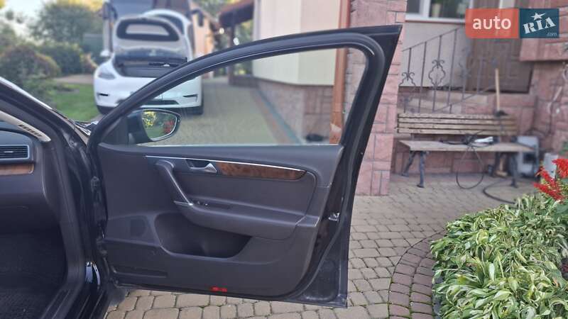 Седан Volkswagen Passat 2012 в Львові