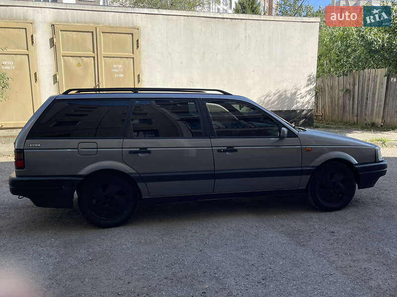 Универсал Volkswagen Passat 1993 в Ивано-Франковске