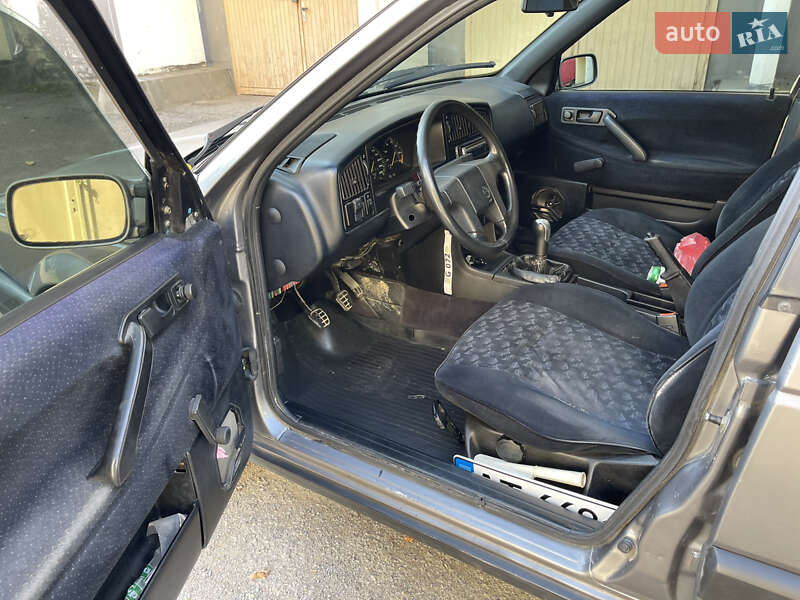 Универсал Volkswagen Passat 1993 в Ивано-Франковске