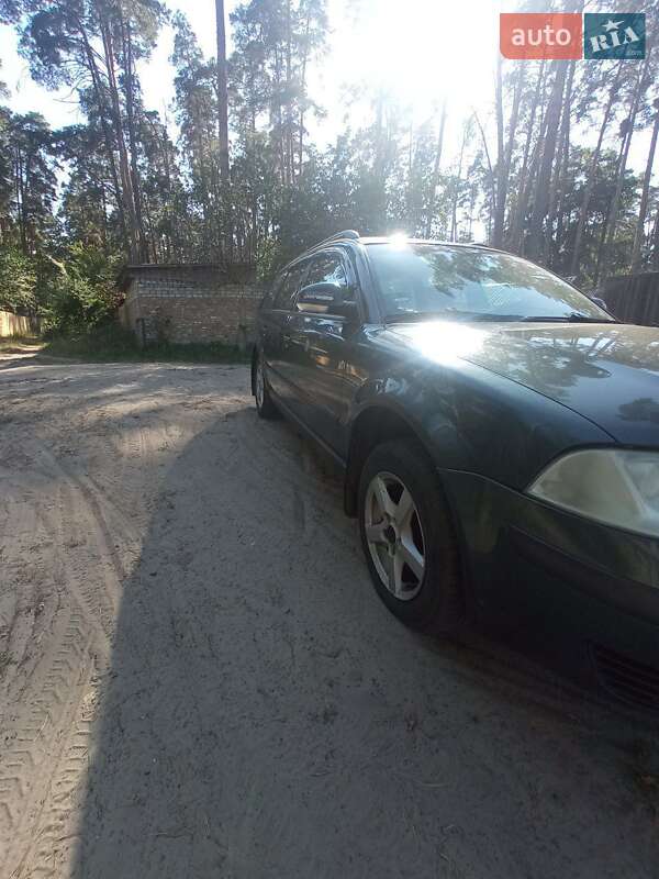 Универсал Volkswagen Passat 2003 в Гончаровском