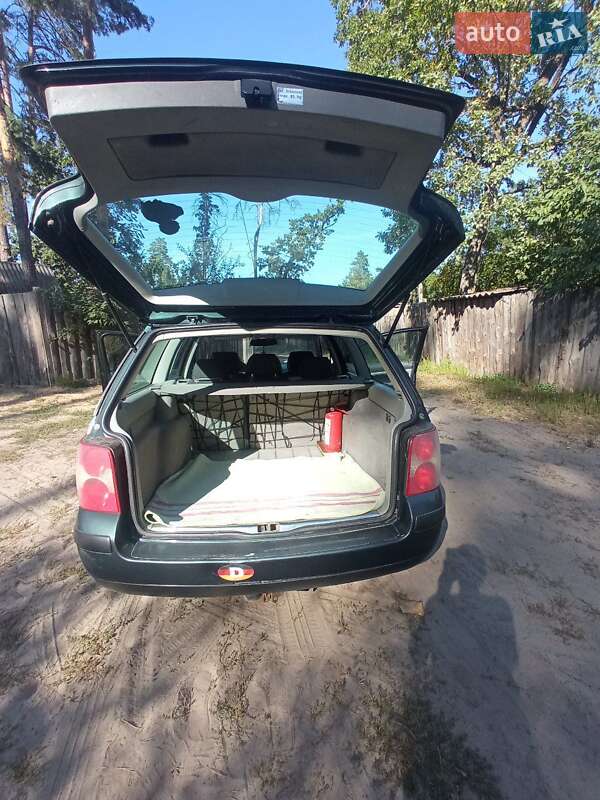 Универсал Volkswagen Passat 2003 в Гончаровском