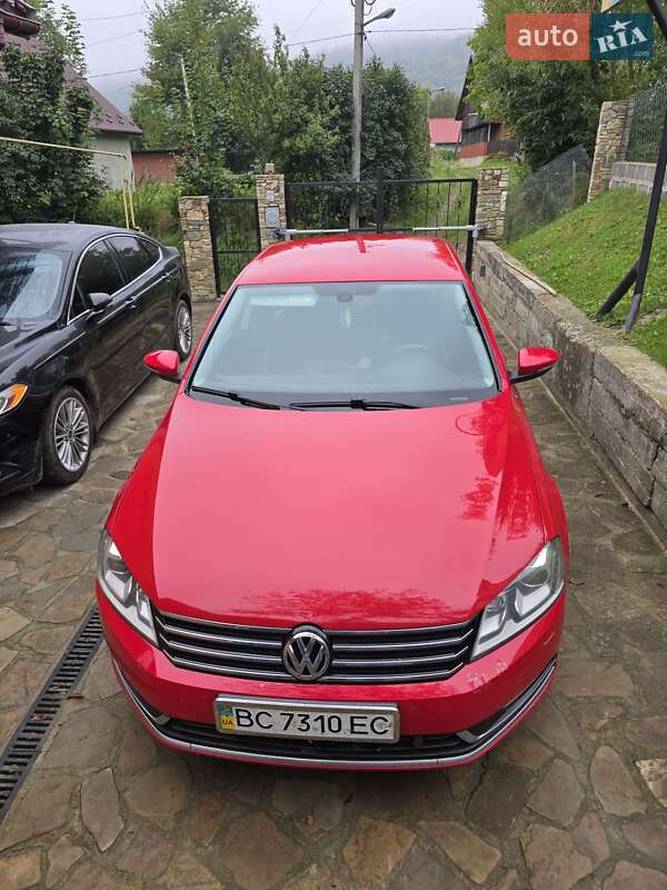 Седан Volkswagen Passat 2011 в Старом Самборе