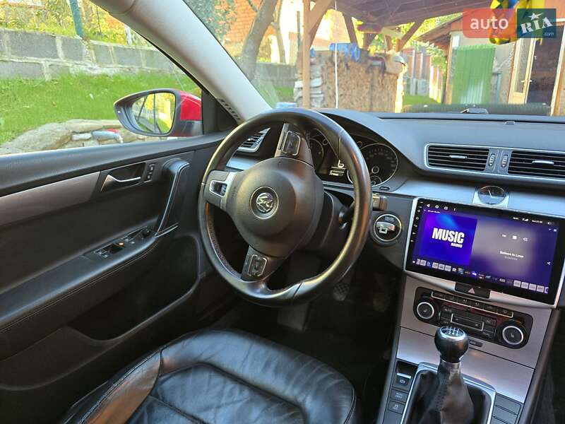 Седан Volkswagen Passat 2011 в Старом Самборе