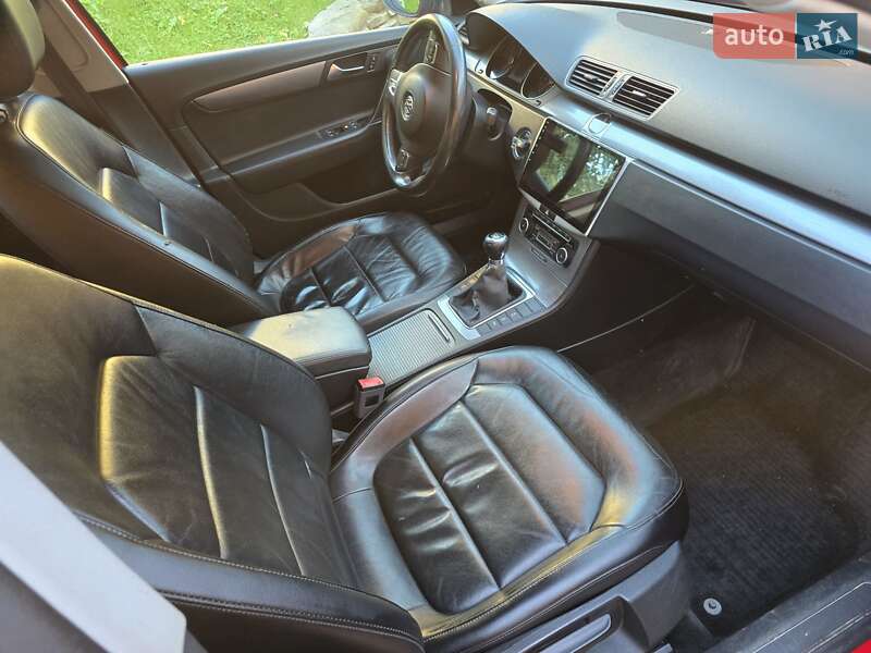 Седан Volkswagen Passat 2011 в Старом Самборе