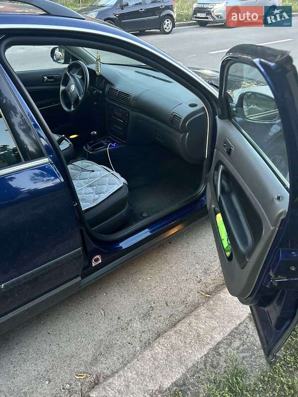 Универсал Volkswagen Passat 2004 в Полтаве
