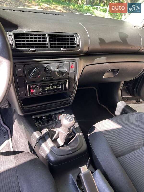 Универсал Volkswagen Passat 2002 в Львове