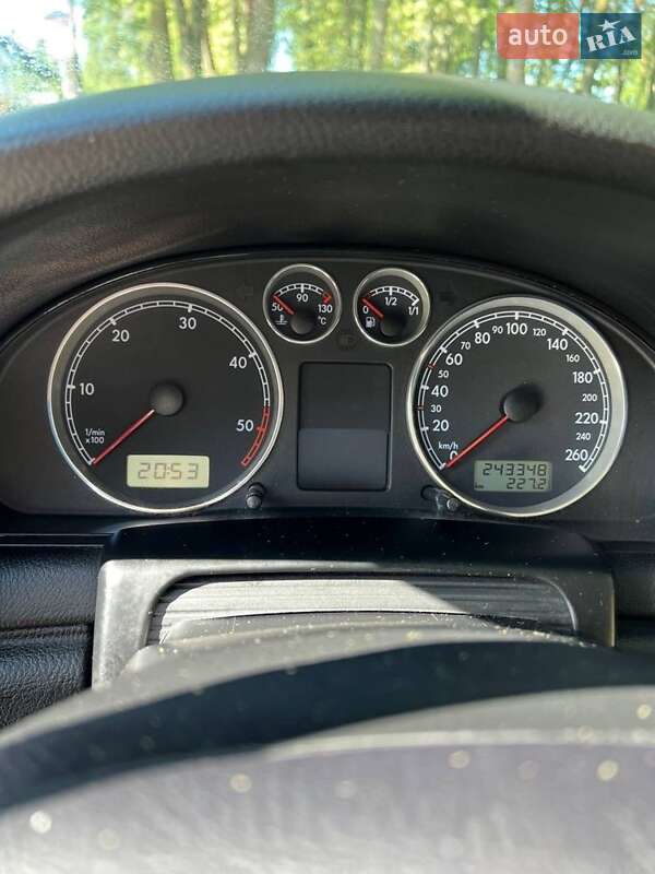 Универсал Volkswagen Passat 2002 в Львове