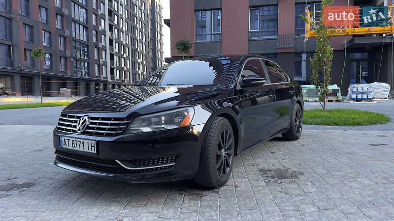 Седан Volkswagen Passat 2012 в Івано-Франківську