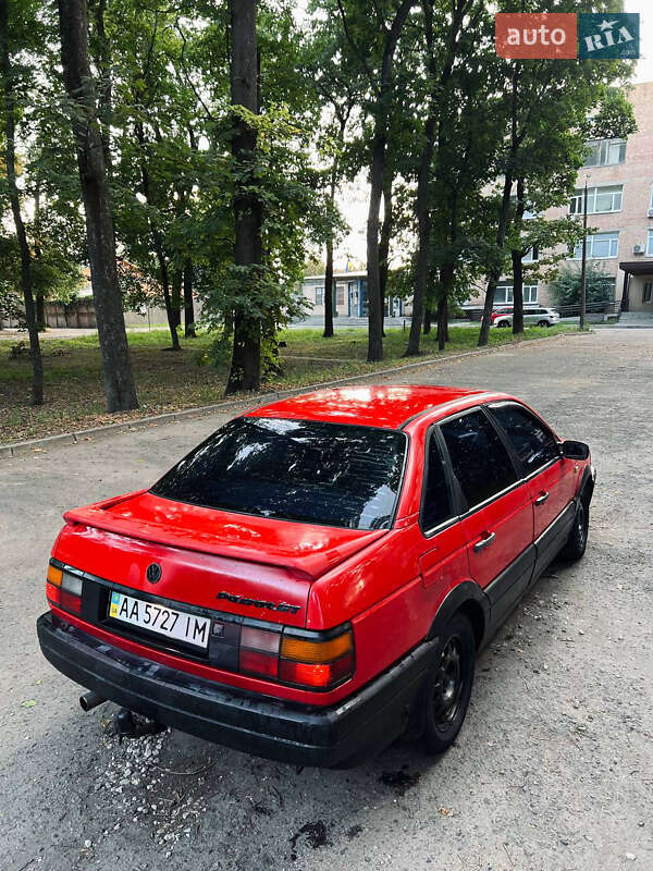Седан Volkswagen Passat 1991 в Киеве