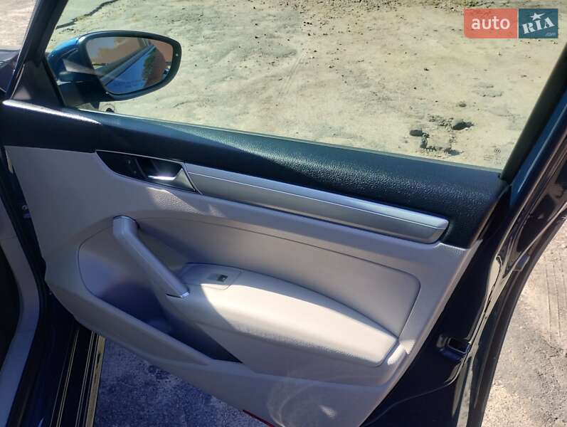 Седан Volkswagen Passat 2018 в Богуславе