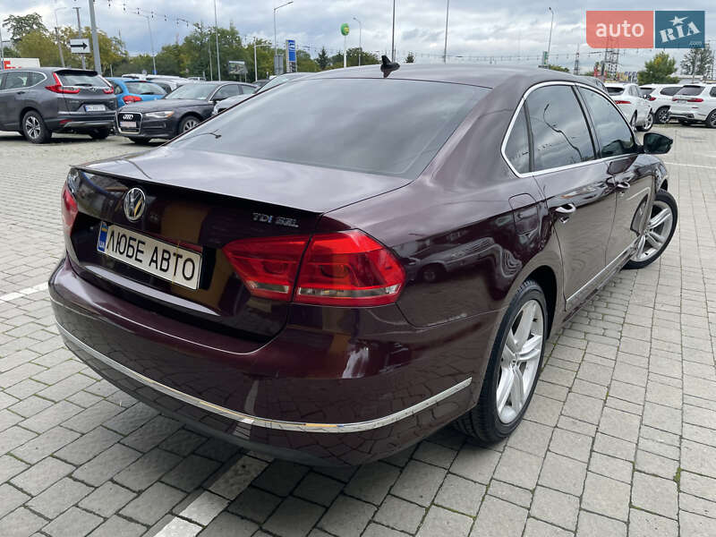 Седан Volkswagen Passat 2012 в Львове