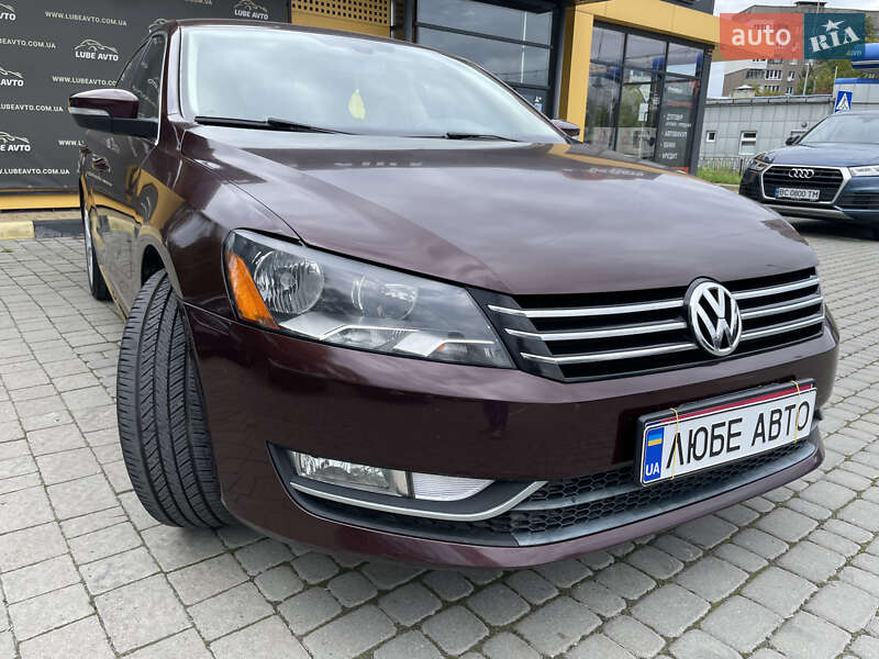 Седан Volkswagen Passat 2012 в Львове