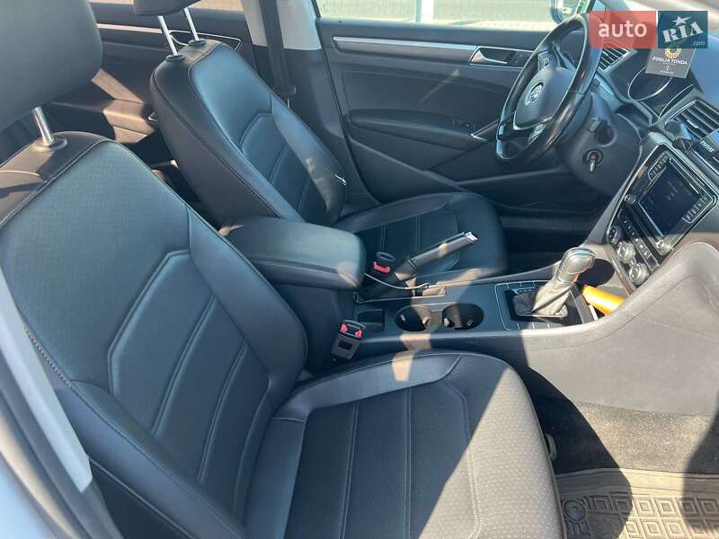 Седан Volkswagen Passat 2017 в Киеве