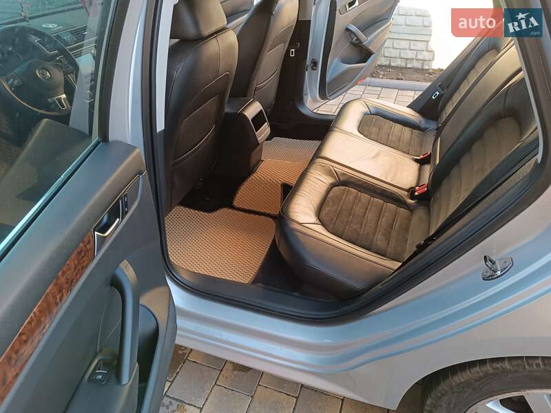 Седан Volkswagen Passat 2012 в Виннице