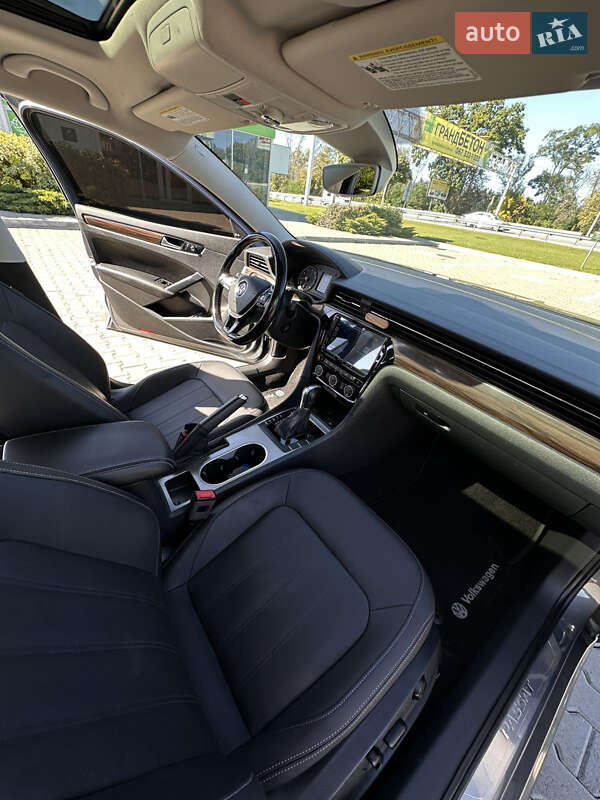 Седан Volkswagen Passat 2020 в Киеве