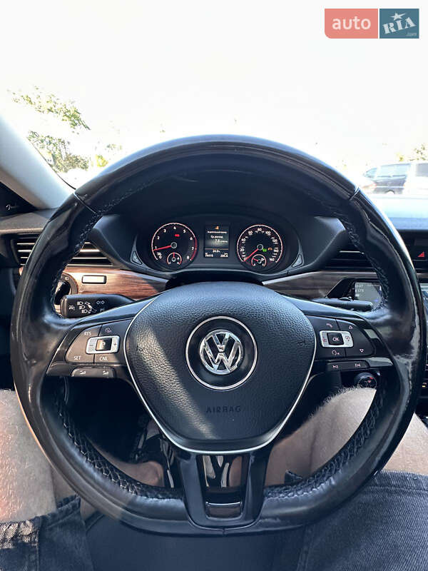 Седан Volkswagen Passat 2020 в Киеве