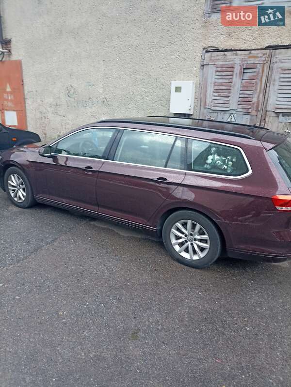 Универсал Volkswagen Passat 2015 в Житомире