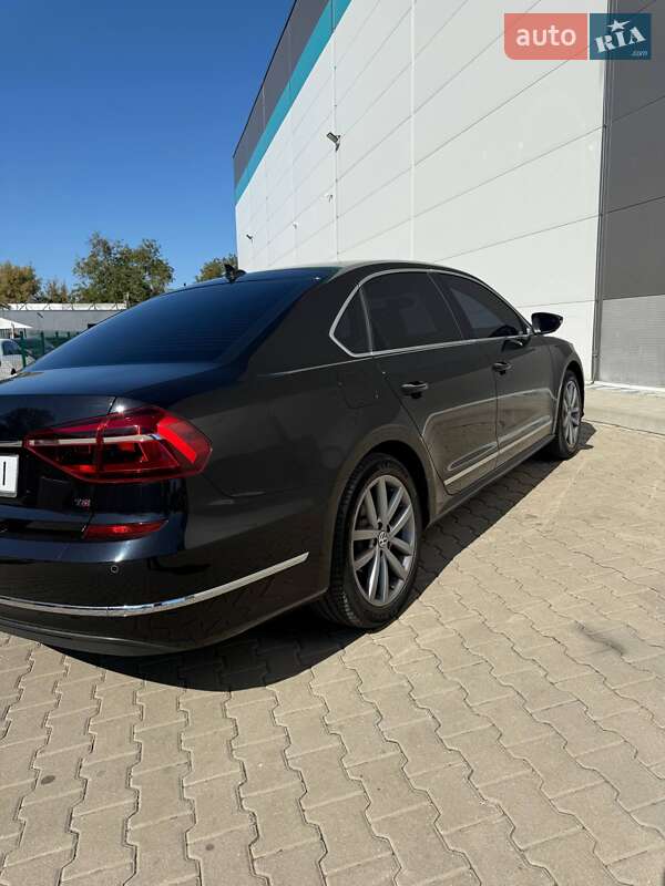 Седан Volkswagen Passat 2017 в Києві