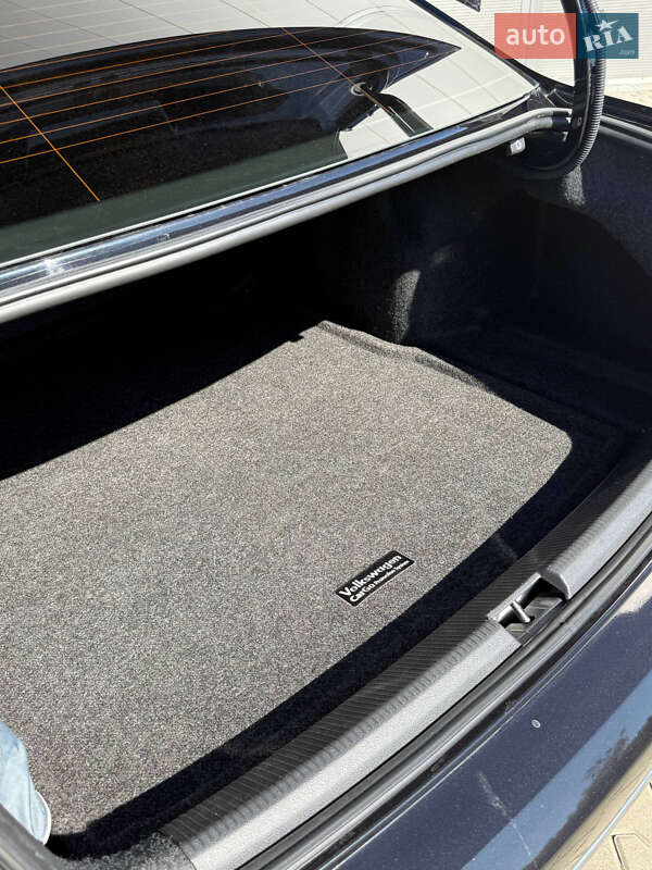 Седан Volkswagen Passat 2017 в Києві