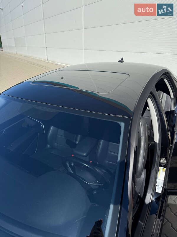 Седан Volkswagen Passat 2017 в Києві