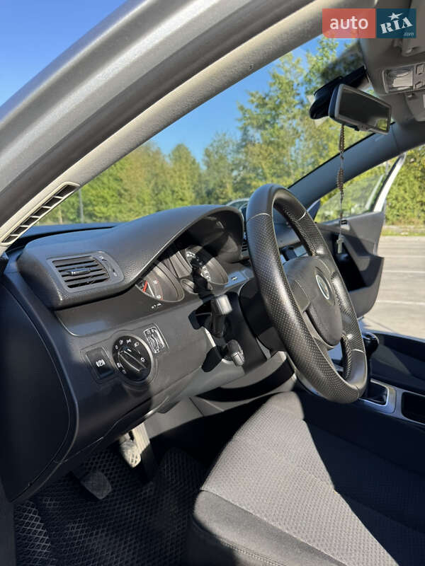 Универсал Volkswagen Passat 2006 в Дрогобыче