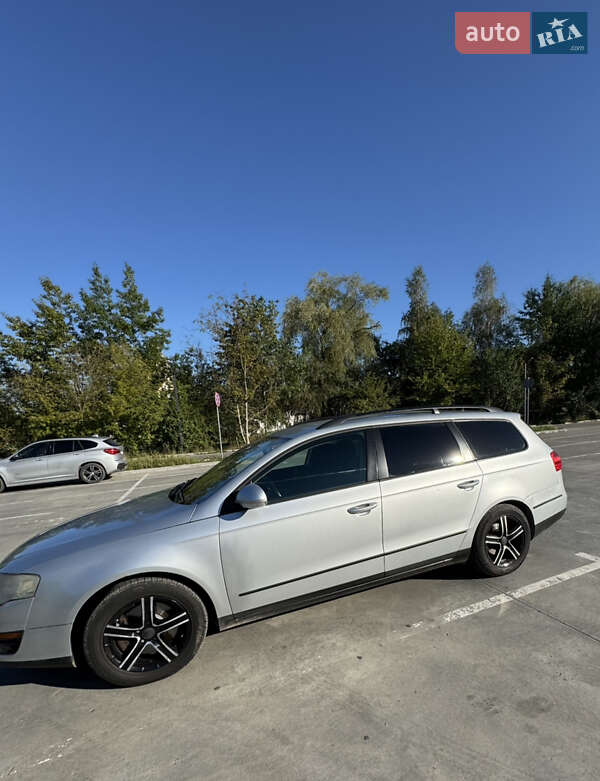 Универсал Volkswagen Passat 2006 в Дрогобыче