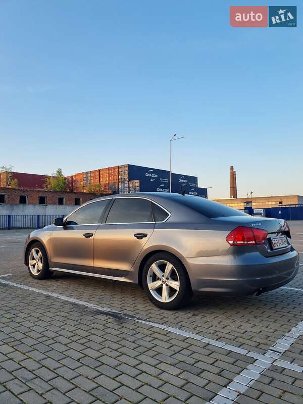 Седан Volkswagen Passat 2015 в Тернополе
