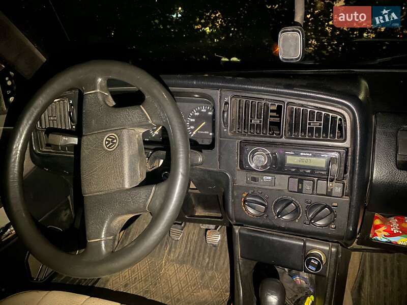 Седан Volkswagen Passat 1990 в Львове