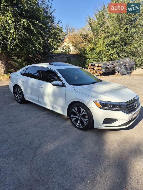 Седан Volkswagen Passat 2020 в Кривому Розі