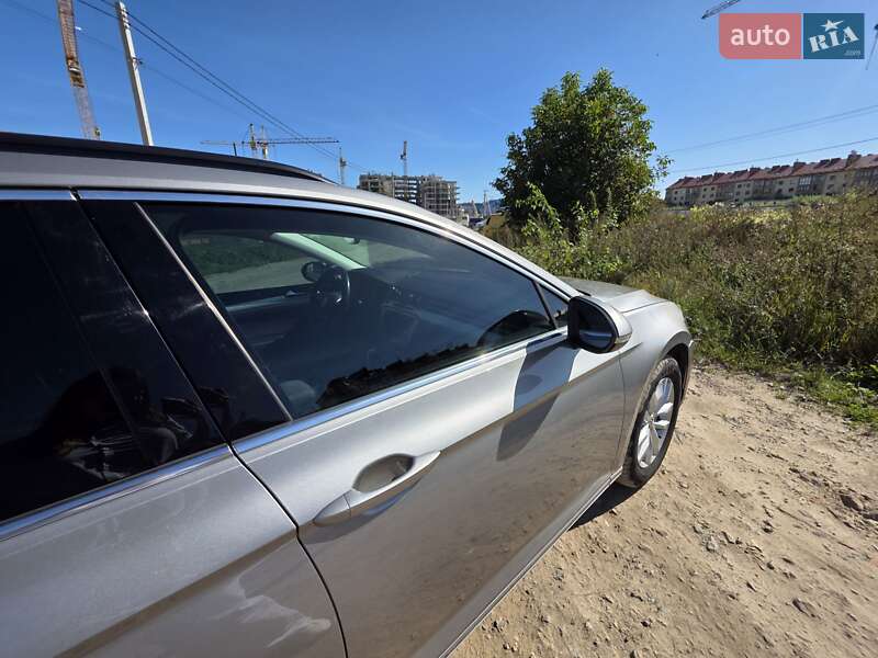Универсал Volkswagen Passat 2015 в Львове