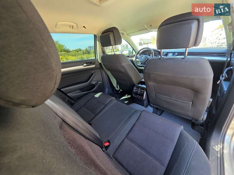 Универсал Volkswagen Passat 2015 в Львове