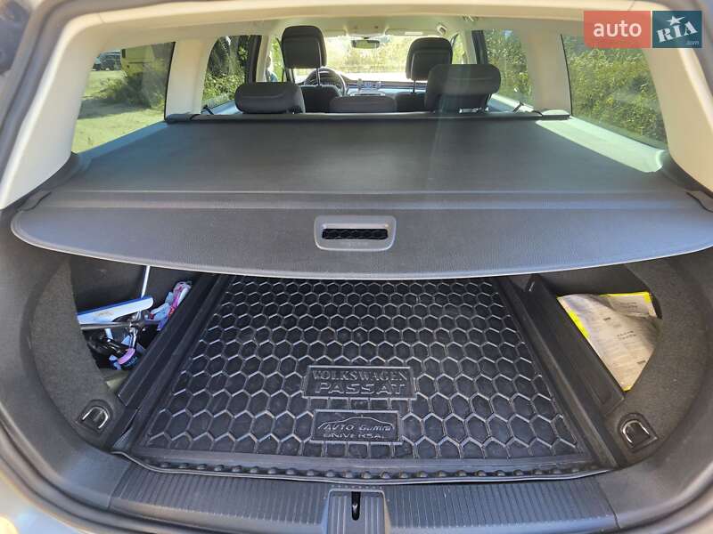 Универсал Volkswagen Passat 2015 в Львове