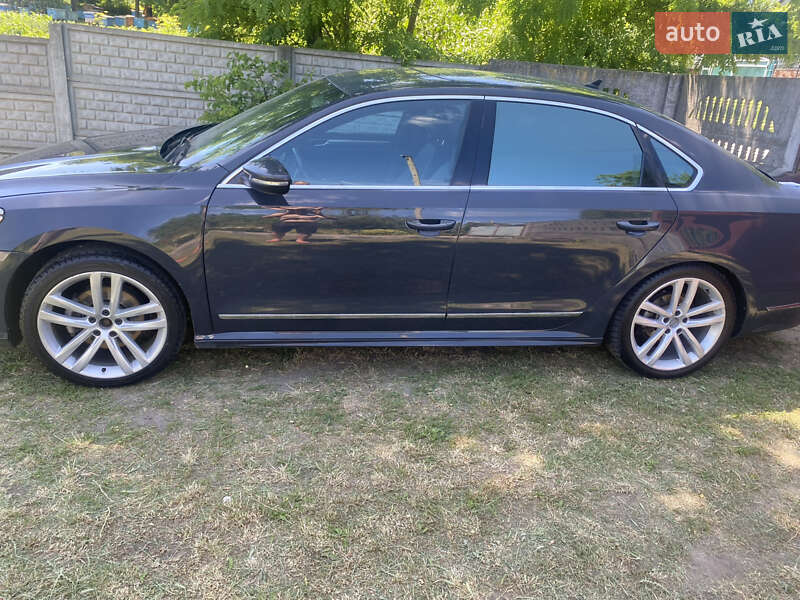 Седан Volkswagen Passat 2017 в Киеве