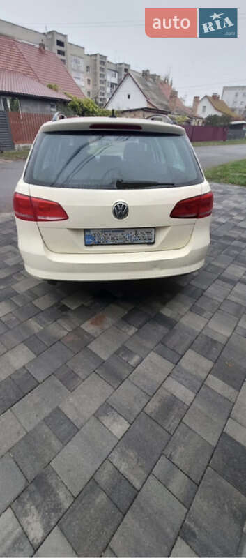 Універсал Volkswagen Passat 2012 в Нововолинську