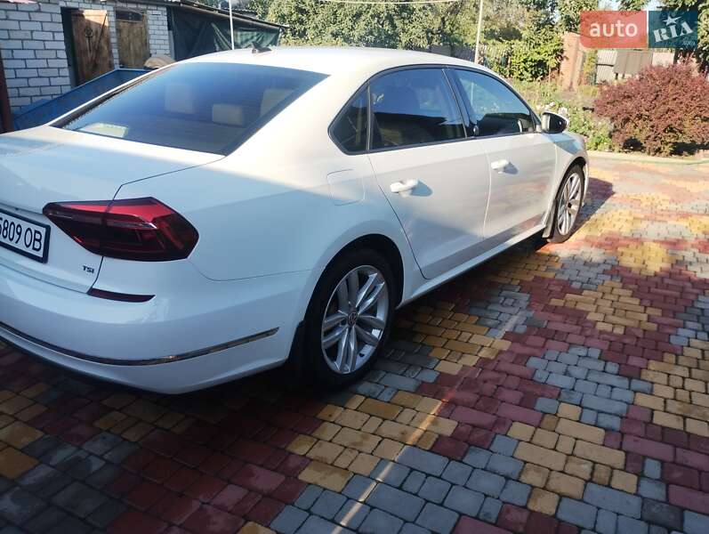 Седан Volkswagen Passat 2018 в Мерефа