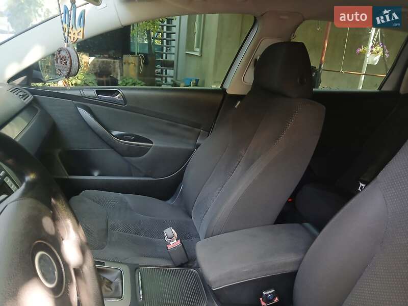 Универсал Volkswagen Passat 2007 в Помошной