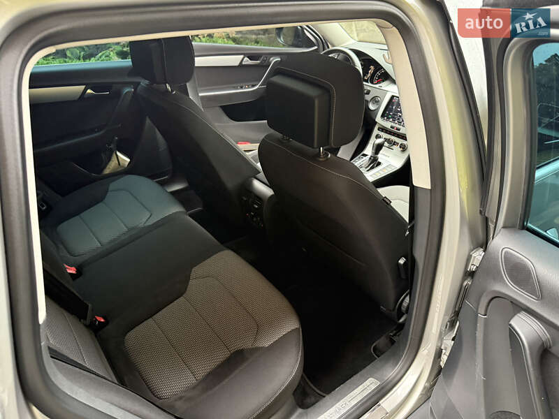 Универсал Volkswagen Passat 2014 в Львове