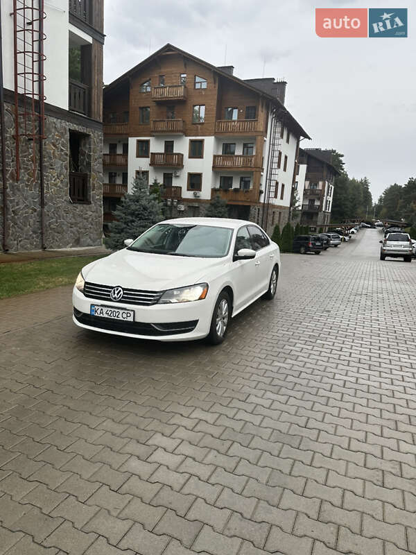 Седан Volkswagen Passat 2013 в Киеве