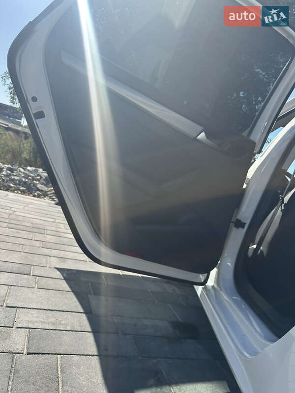 Седан Volkswagen Passat 2013 в Киеве