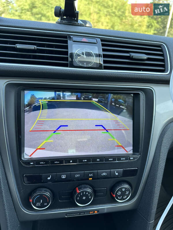 Седан Volkswagen Passat 2013 в Киеве