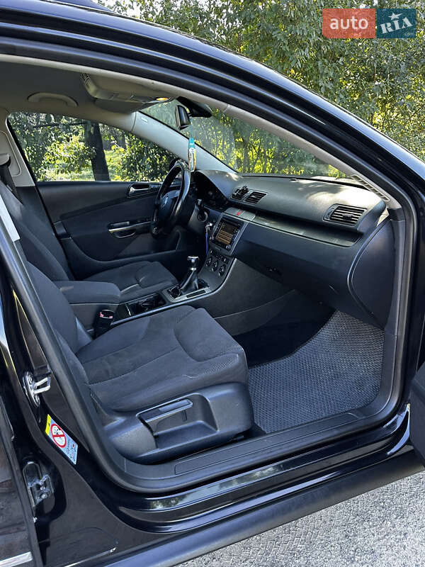 Универсал Volkswagen Passat 2007 в Вижнице