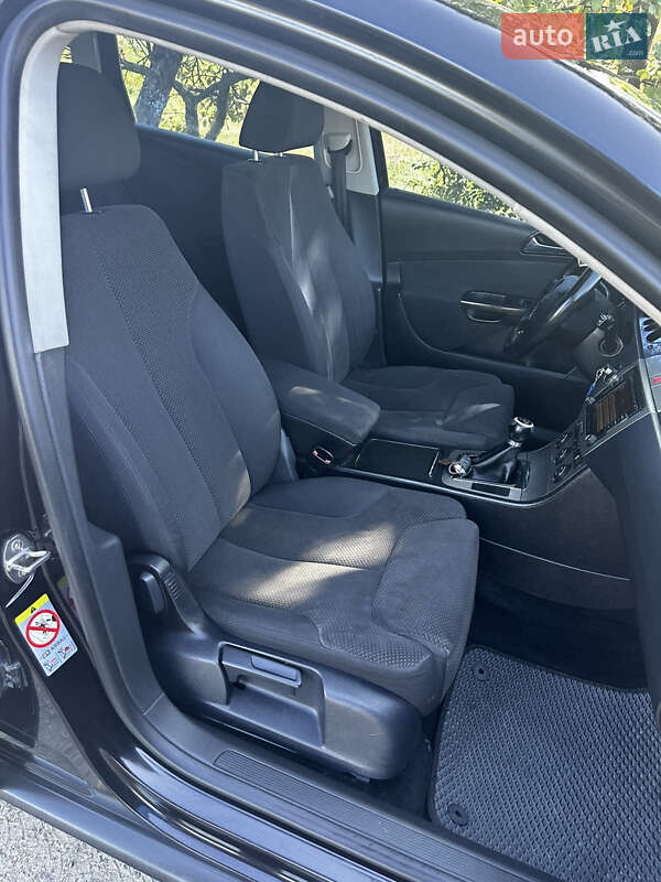 Универсал Volkswagen Passat 2007 в Вижнице