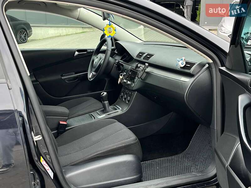 Універсал Volkswagen Passat 2009 в Львові