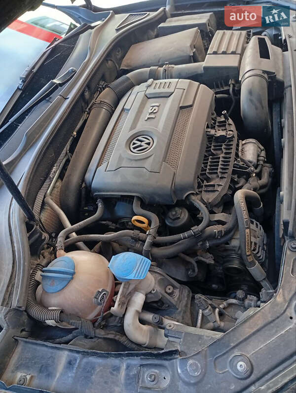 Седан Volkswagen Passat 2015 в Лохвице