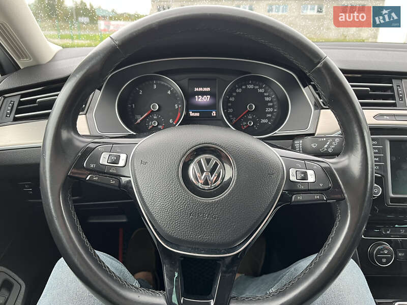 Универсал Volkswagen Passat 2017 в Хмельницком