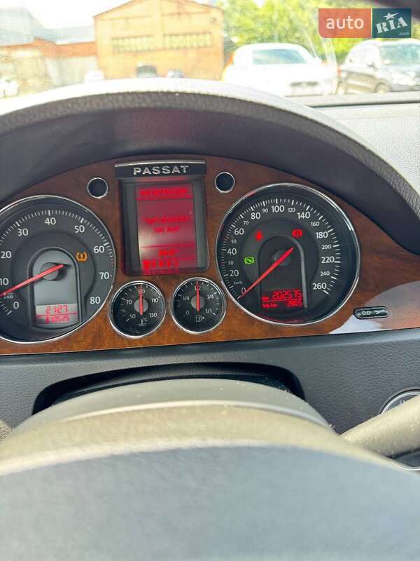Седан Volkswagen Passat 2008 в Києві