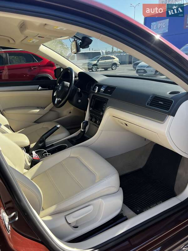 Седан Volkswagen Passat 2013 в Миколаєві