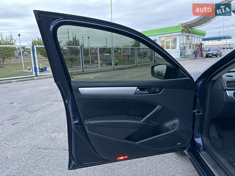 Седан Volkswagen Passat 2012 в Полтаве