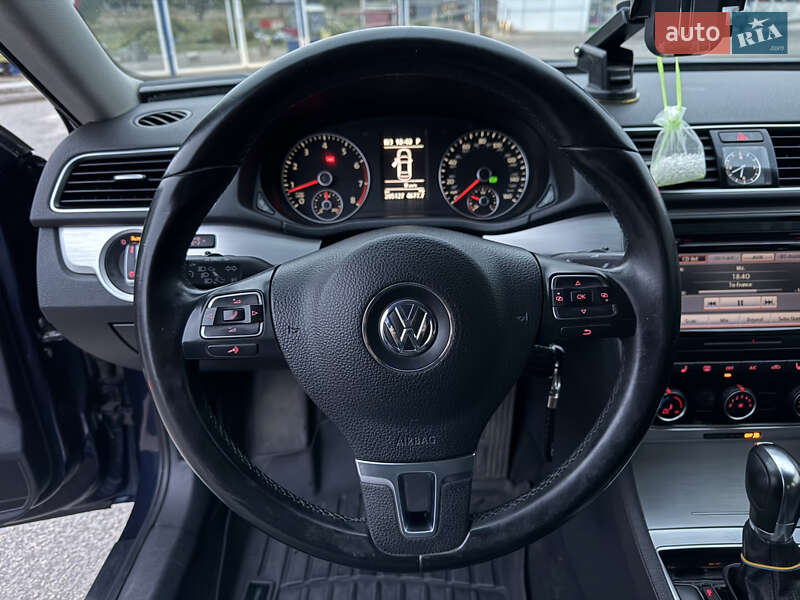 Седан Volkswagen Passat 2012 в Полтаве