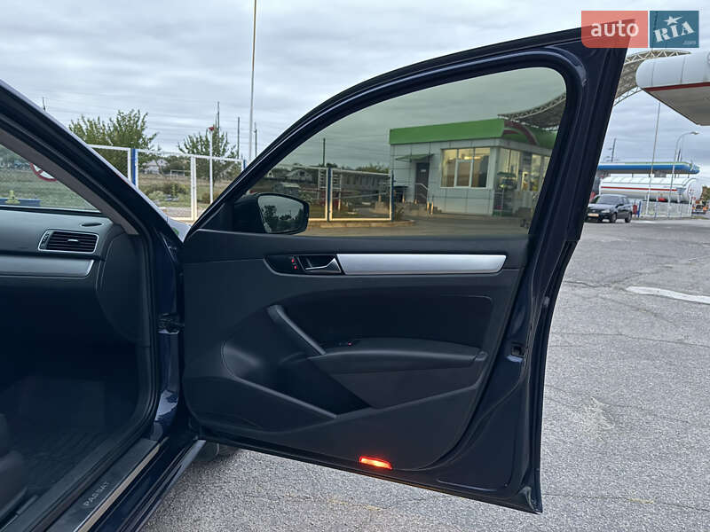 Седан Volkswagen Passat 2012 в Полтаве